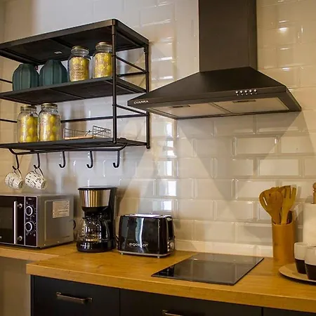 English House In By Apartelier Bilbao