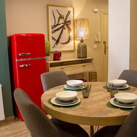 English House In By Apartelier Appartement *