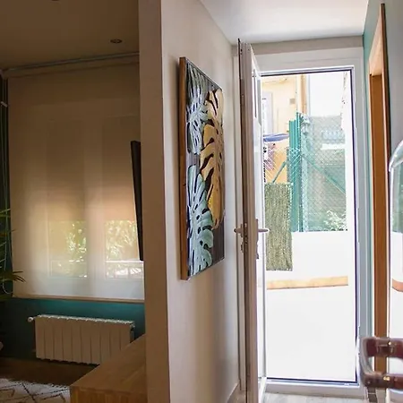 Appartement English House In By Apartelier *
