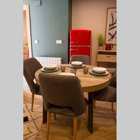 English House In By Apartelier Apartment